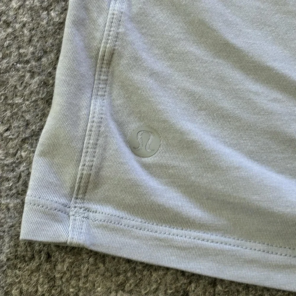 Lululemon Shirt Womens XXL Blue Gray Logo Graphic Crew Neck Short Sleeve Relaxed